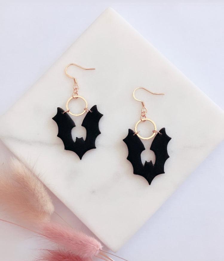 Bat dangles