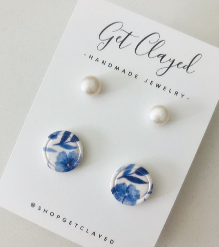 Pearl / floral studs set