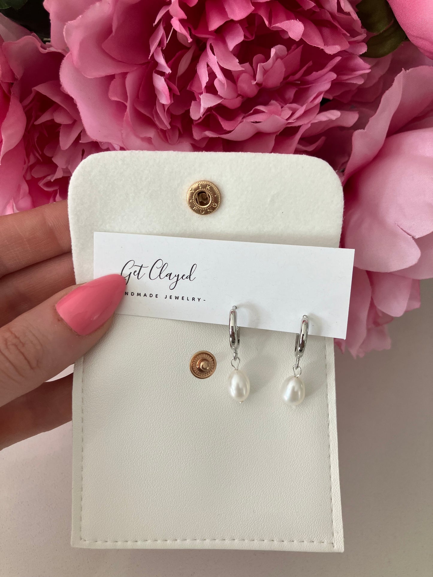 925 Sterling silver plated pearl earrings with faux leather pouch