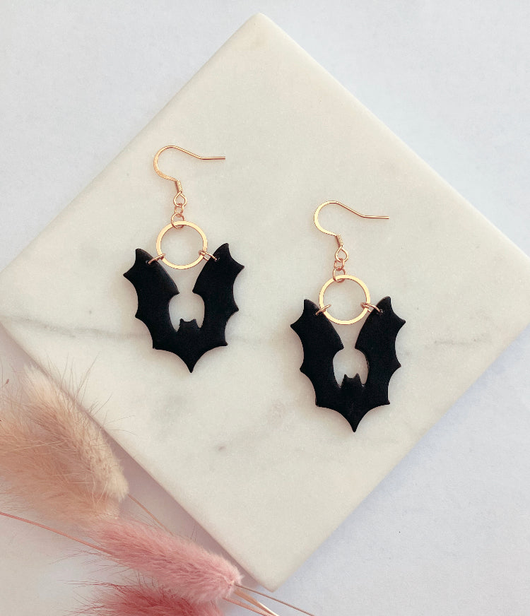 Bat dangles
