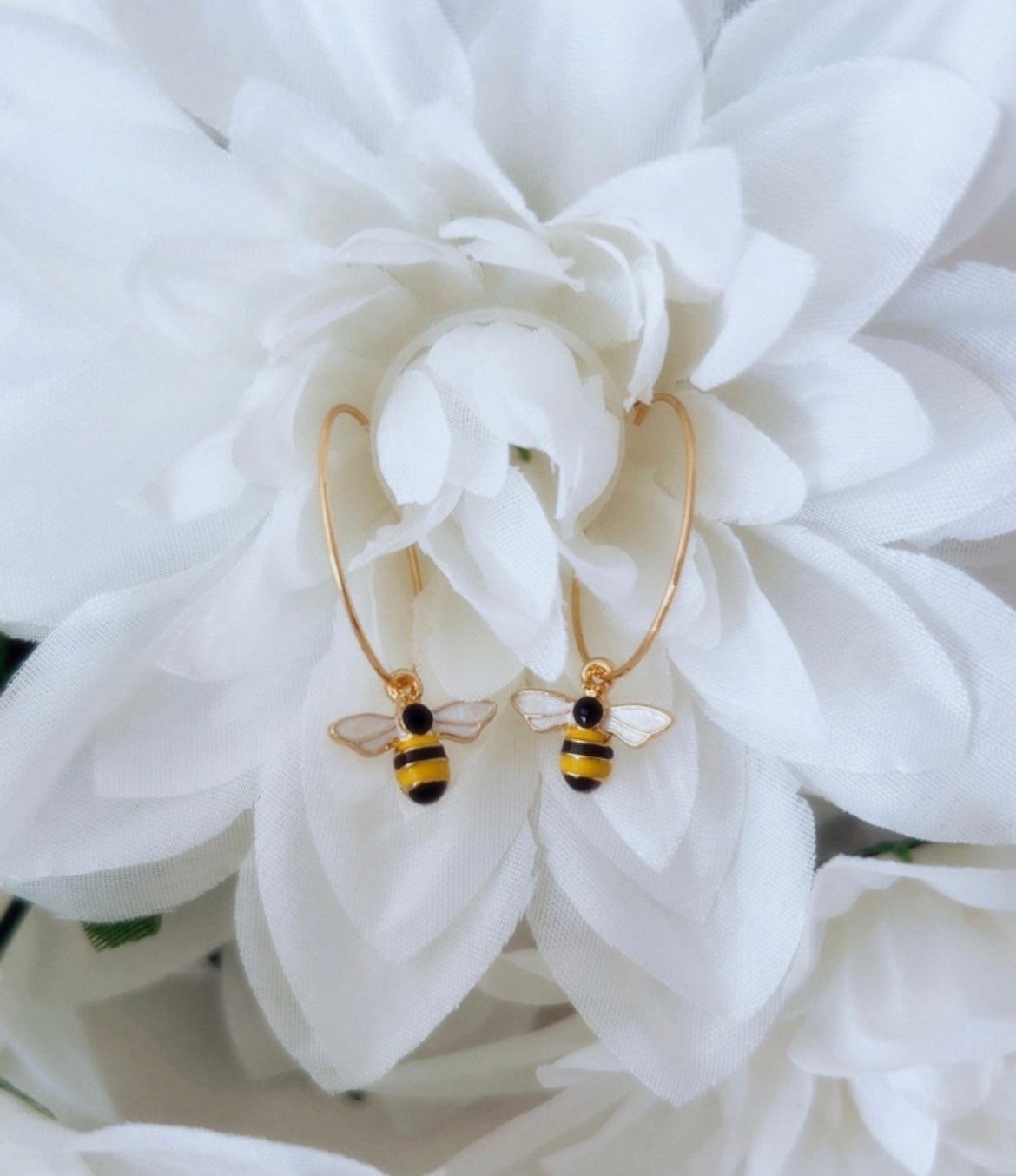 Bee hoops