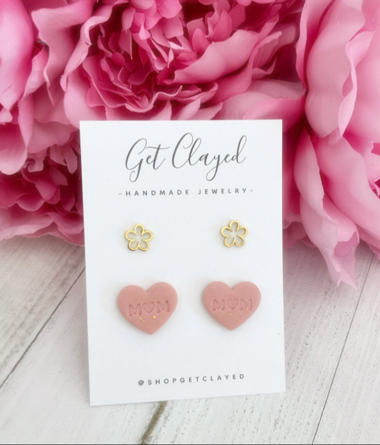 Daisy Mom stud set