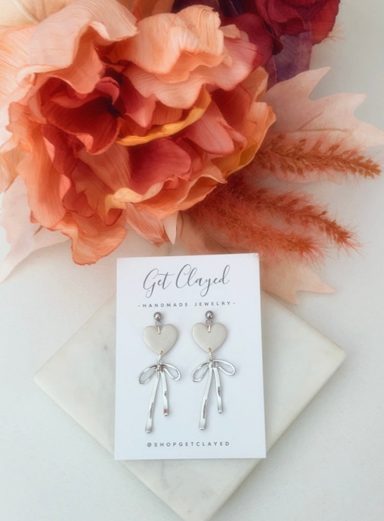 Bow + heart (18k or white gold plated)