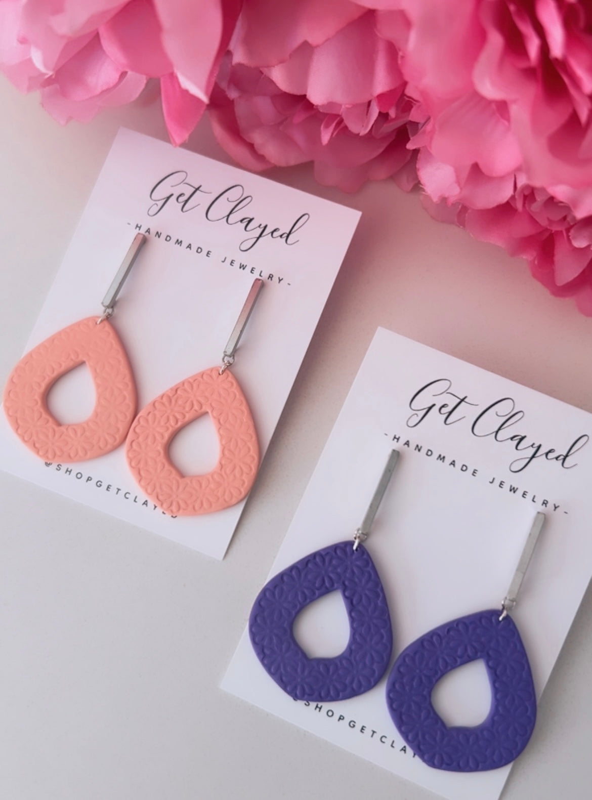 Daisy pattern earrings