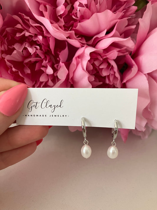 925 Sterling silver plated pearl earrings with faux leather pouch