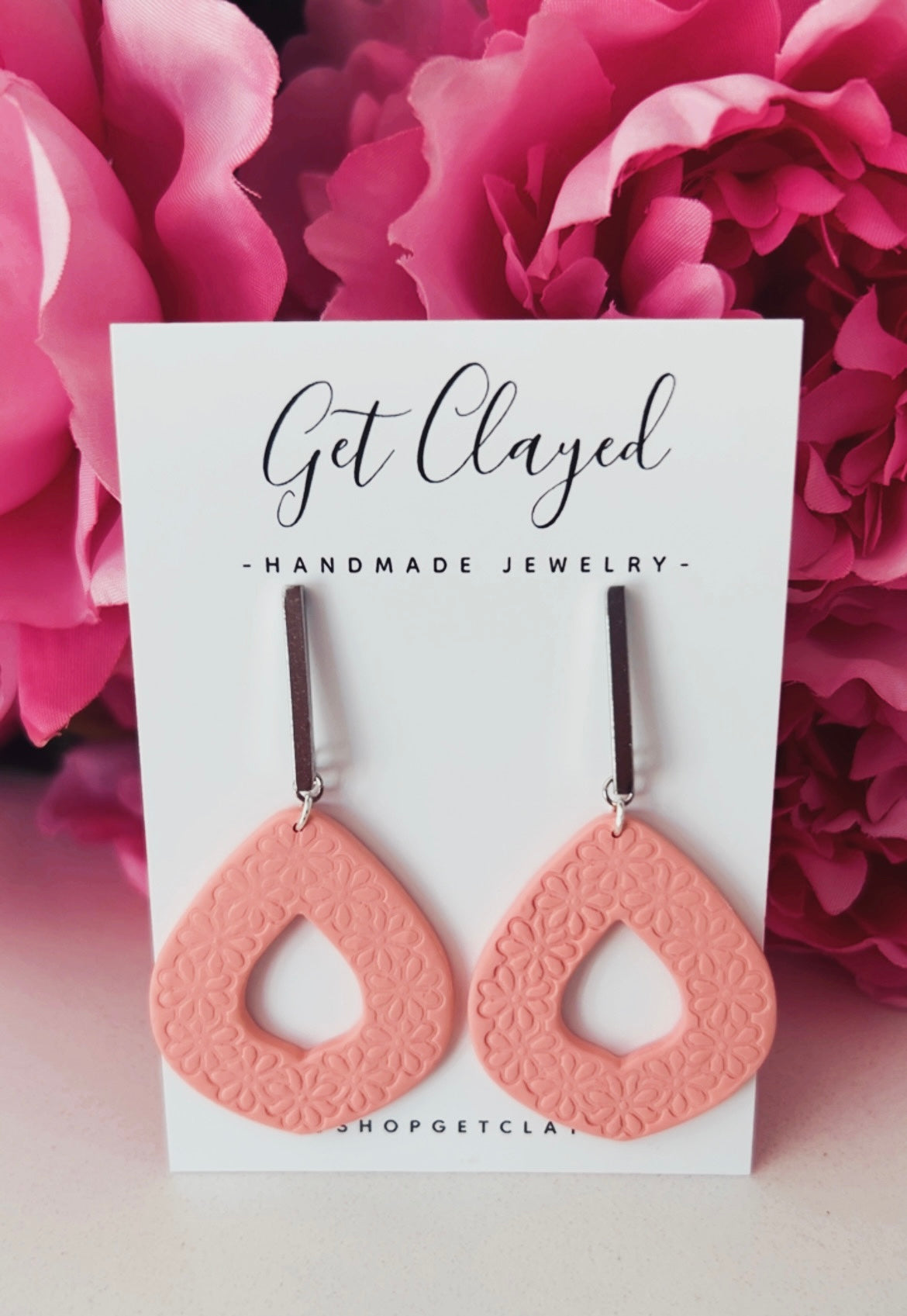 Daisy pattern earrings